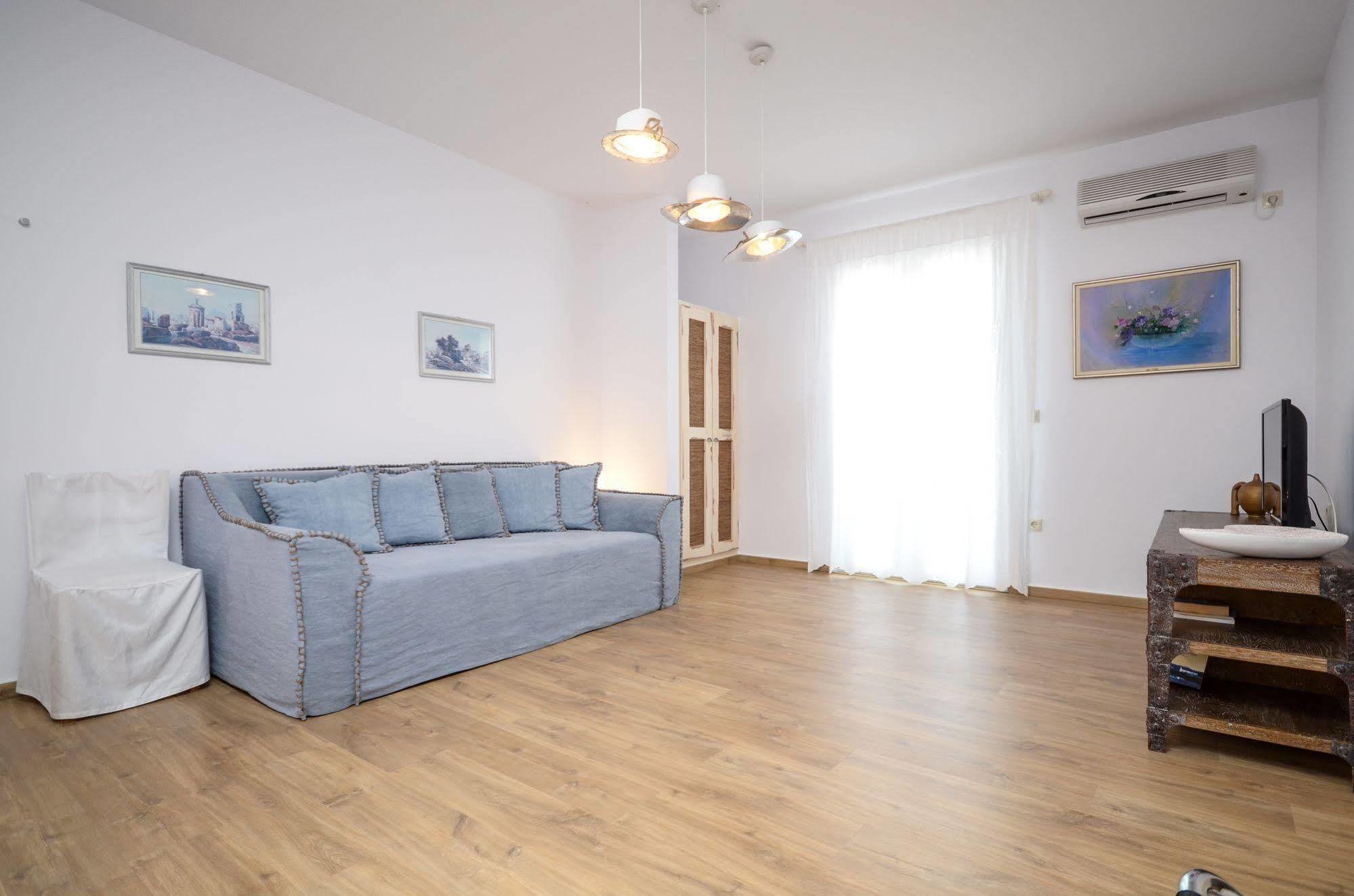 The Saint Vlassis 2*